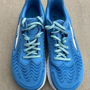 Altra Women’s Torin 7 Blue Mesh Running Shoes with Teal Laces